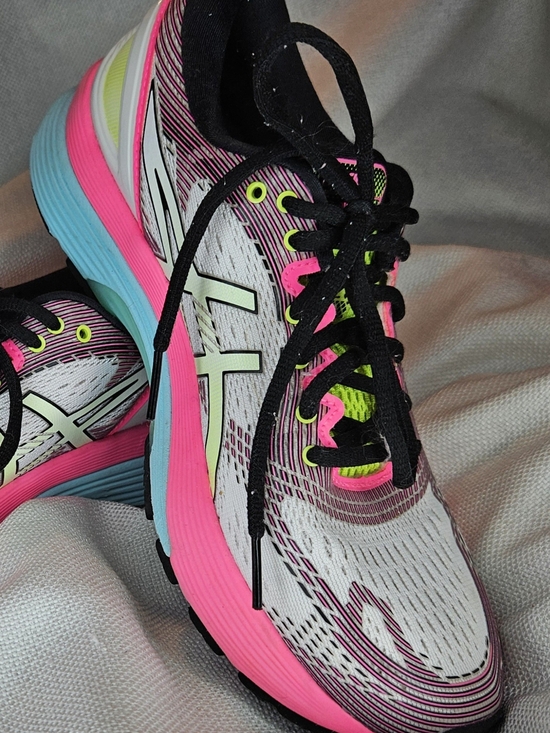 Asics Shoes - Asics Gel-Nimbus 21 Running Shoes in White, Black, and Hot Pink Size 7.5